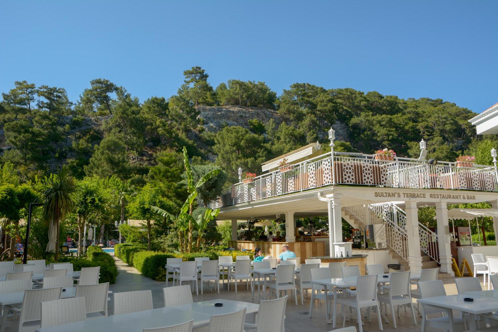 Miramor Hotel & Spa Antalya Luaran gambar The restaurant at the top of the hill