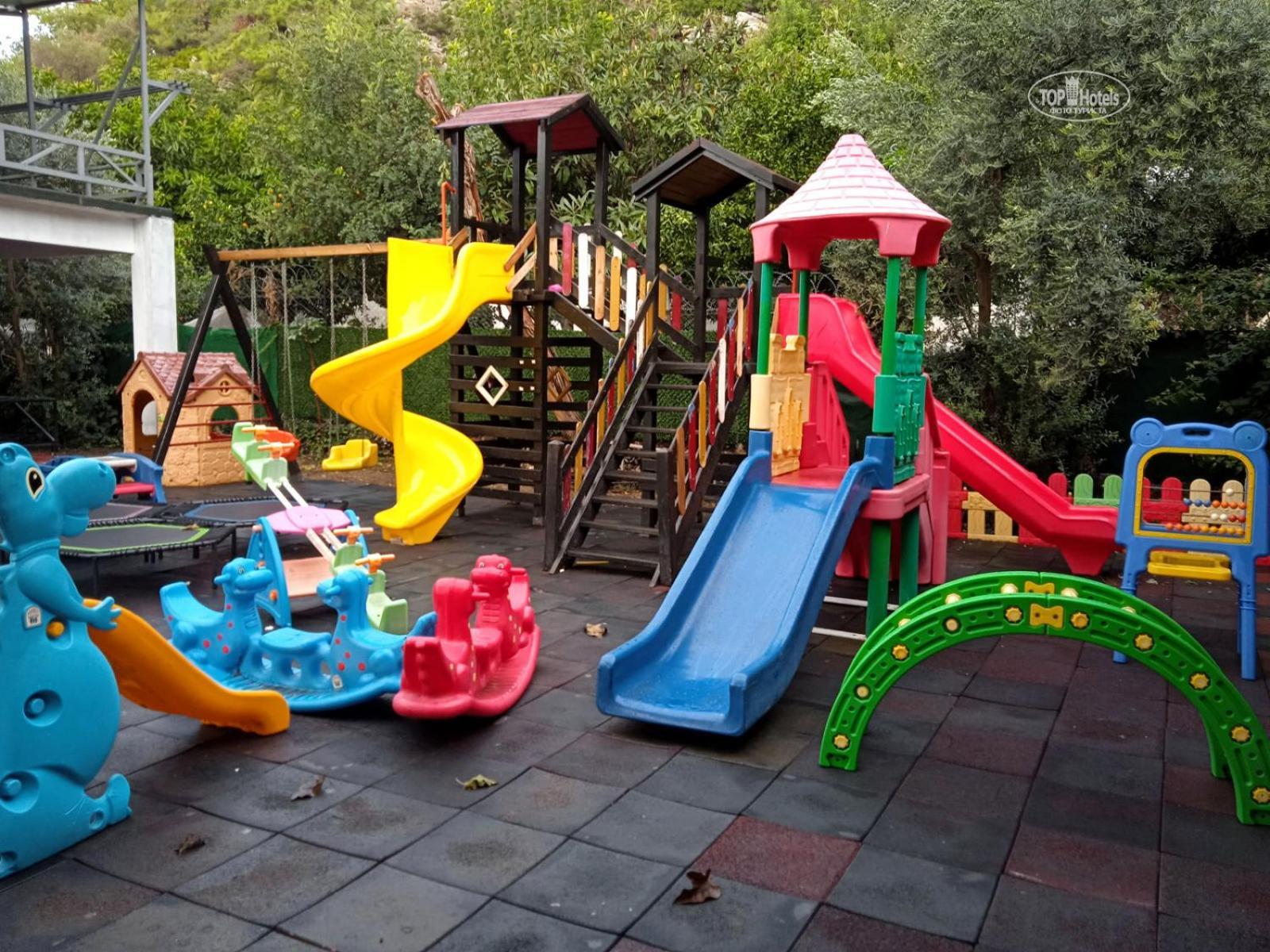 Miramor Hotel & Spa Antalya Luaran gambar Playground in a school